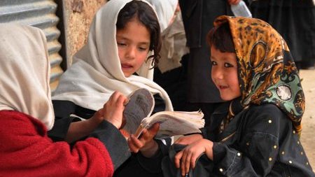 دایکندی: عشق به مکتب در سایه ی تبعیض