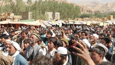 اعتراض شدید بامیانی ها به نا امنی در راه ها و سر بریده شدن چند مسافر توسط طالبان