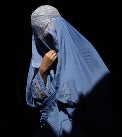 چگونه به زن‌ها حق بدهیم