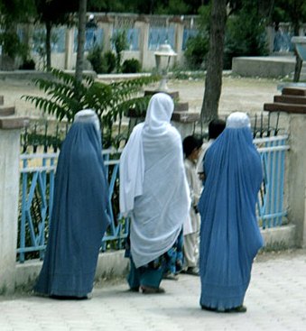 بد و بدل دادن دختران در خوست