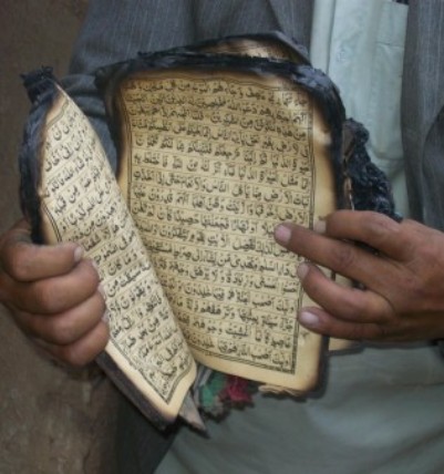 قرآن مقدس نیست یا مسلمانان منافق اند؟