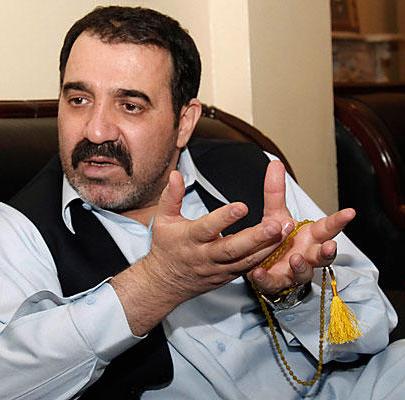 احمد ولی کرزی پادشاه مواد مخدر با برادری مالیخولیایی و ضعیف