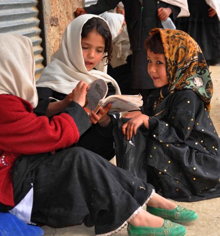 دایکندی: عشق به مکتب در سایه ی تبعیض
