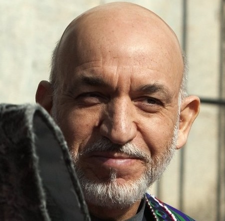 كلاه جنباندنش بی گپ نبوده