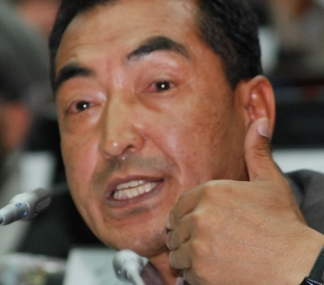 Dr. Ramazan Bashardost officially enters Presidential campaign with 24,450 votes and a white dove!