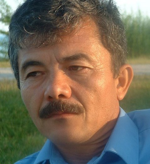 عرق از پشتِ قاشِ دلبر آمد