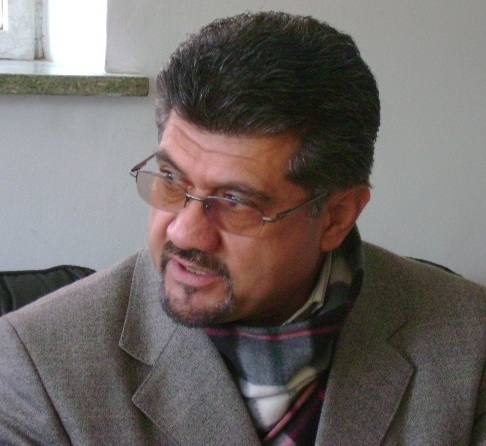 نادر علی «پویا»